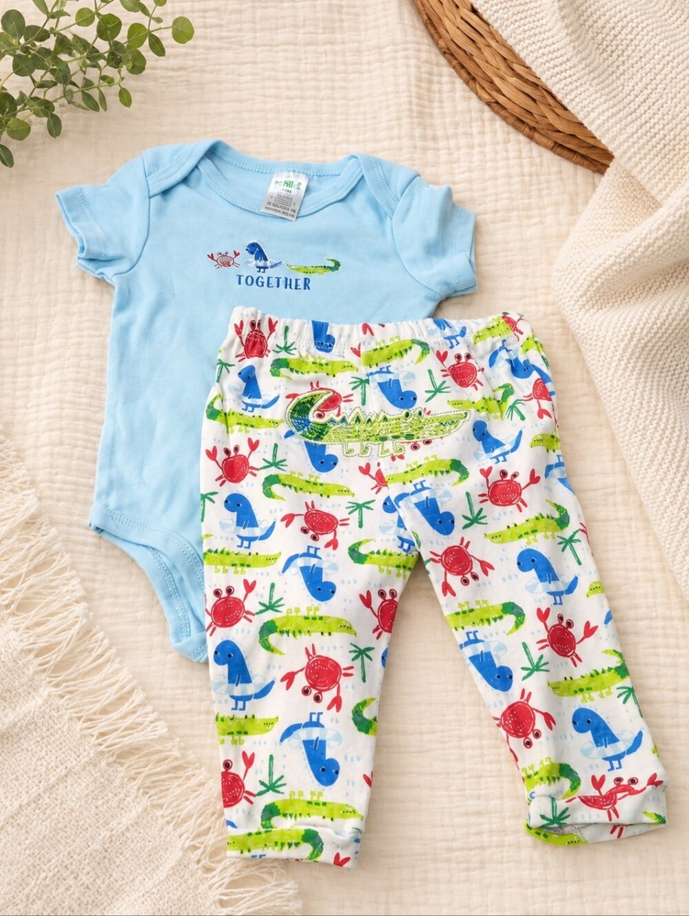 🐊💙 Adorable Baby Boy 2-Piece Outfit – Size 12 Months – New With Tags!